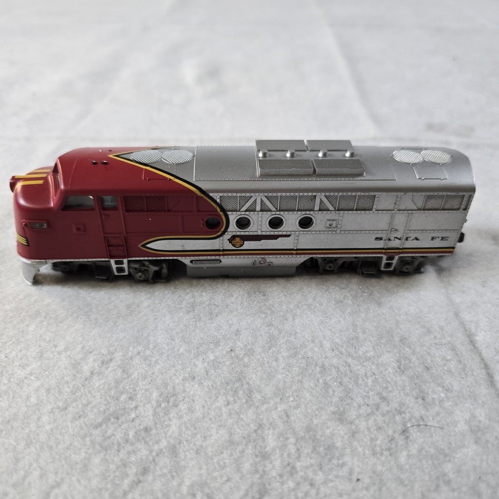 Bachmann Santa Fe Locomotive